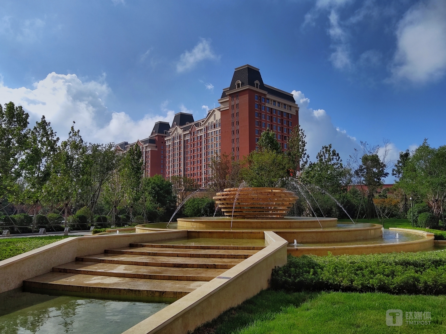 焦距：3.95mm 光圈：f/1.8 快门速度：1/s ISO: