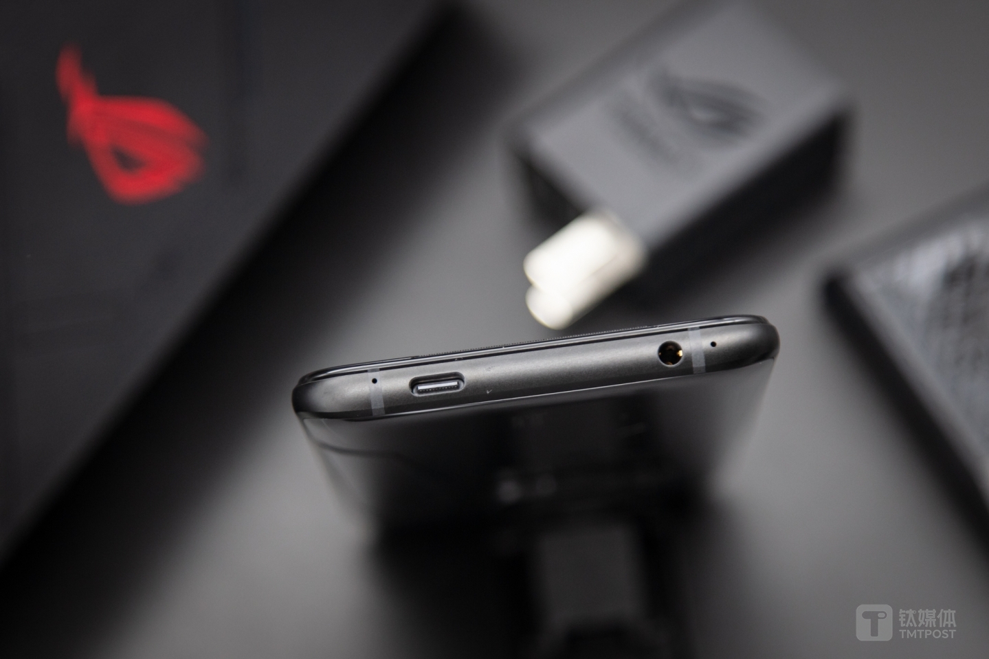 底部Type-C&3.5mm耳机接口