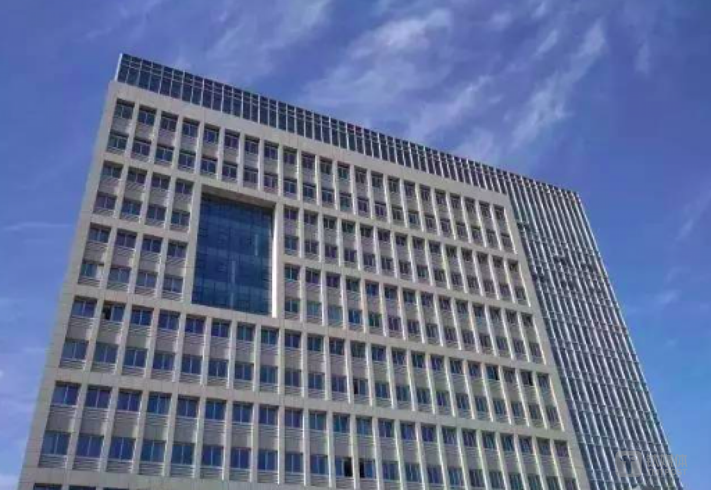 开建大厦&nbsp;《等深线》记者 周远征 摄影