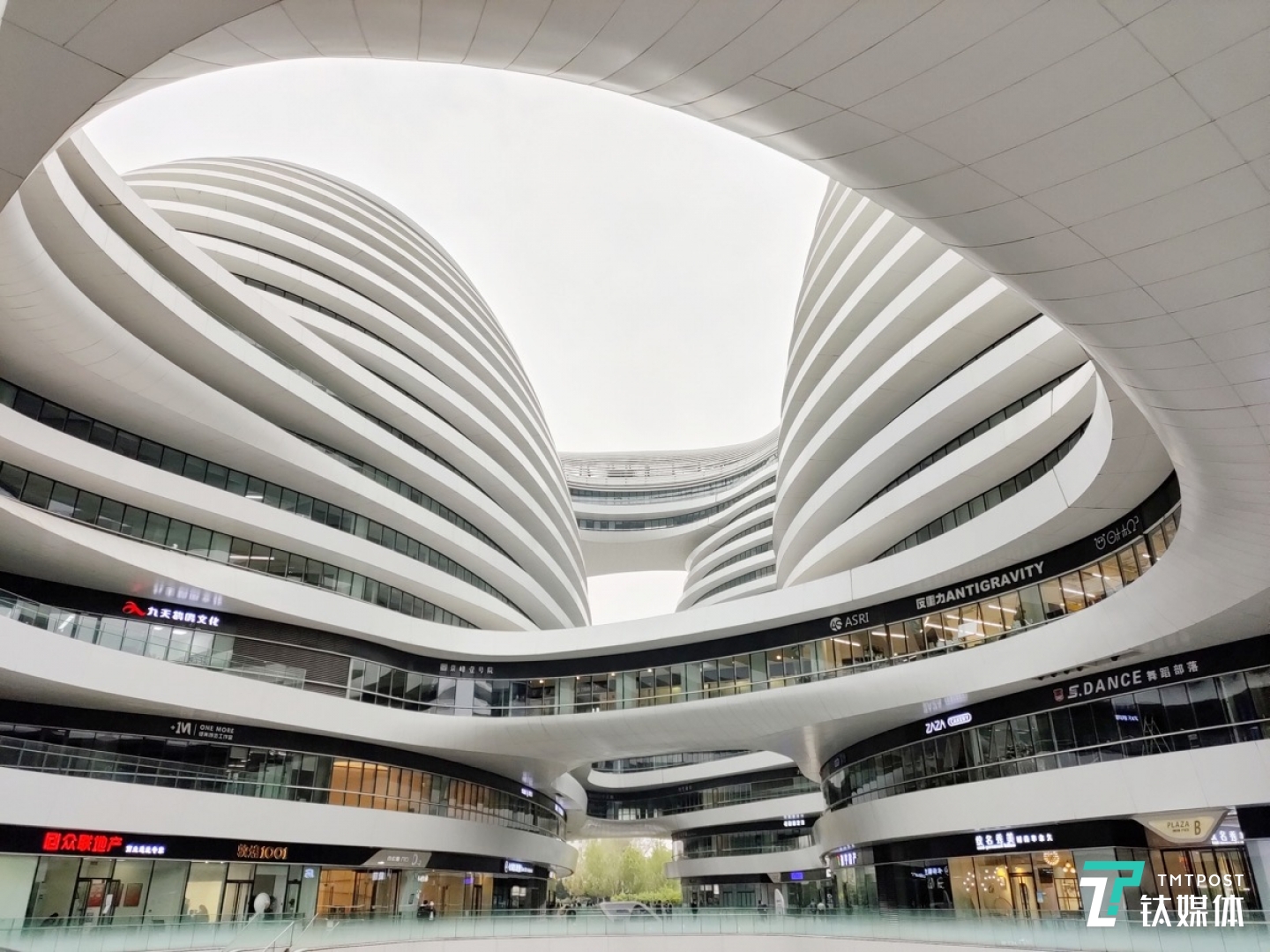 更多样张 焦距：mm 光圈：f/ 快门速度：1/s ISO: