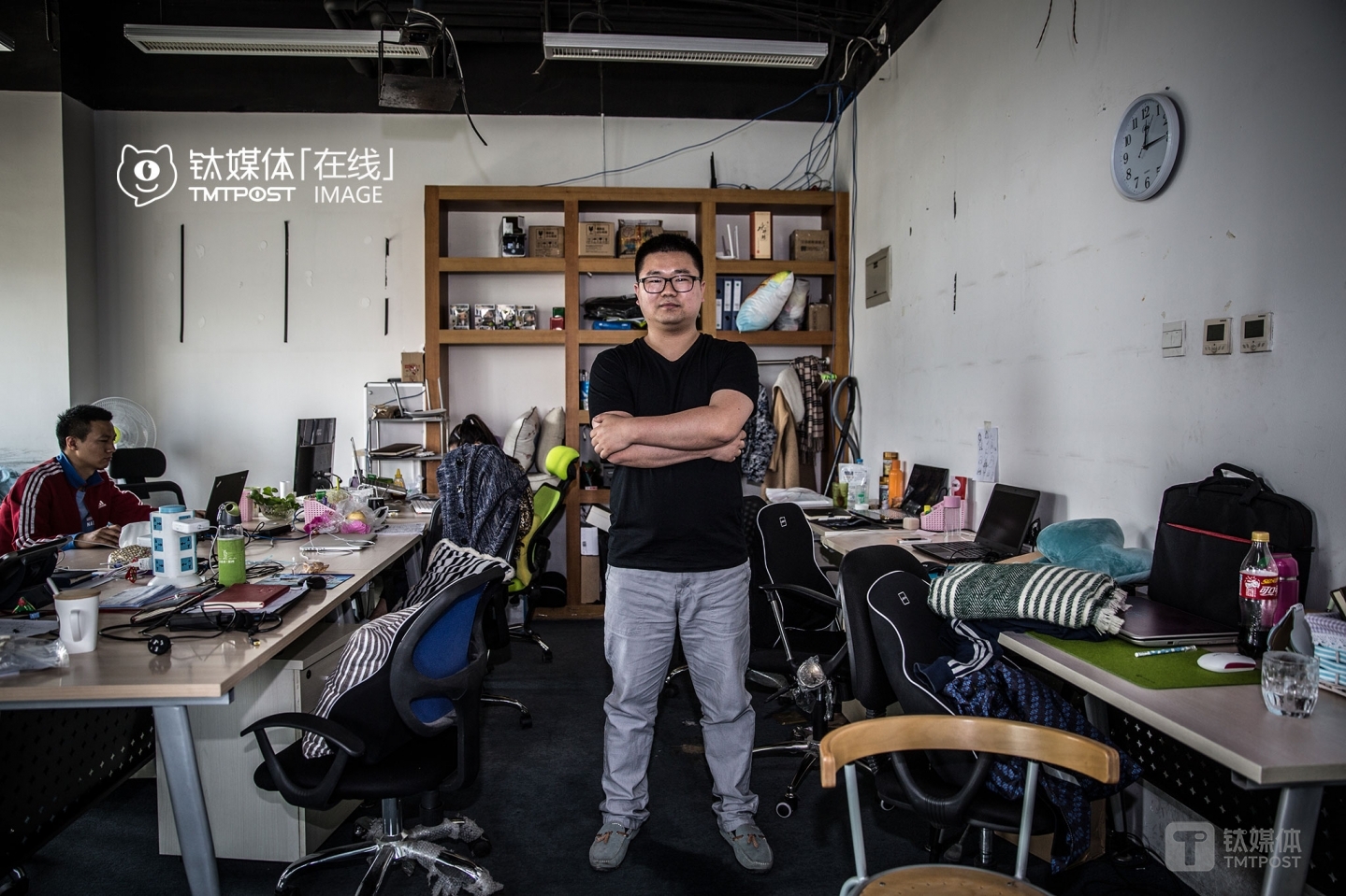 In November, 2015, He Pengfei, a craftsman and the founder of social e-commerce platform MBM, moved the office to Shangdi area. &ldquo;The entrepreneurial environment here is the strongest here in Beijing,&rdquo; said Mr. He. It&rsquo;s a lot easier to recruit talents and raise financing here. However, as founder of an app targeted to find beauty in everyday life, he sympathized with white-collar workers working in this area. &ldquo;There are so many white-collar workers here, so much hustle and bustle. People are supposed to work really hard and at high pace here, so it is difficult for them to have a life after work,&rdquo; explained he.