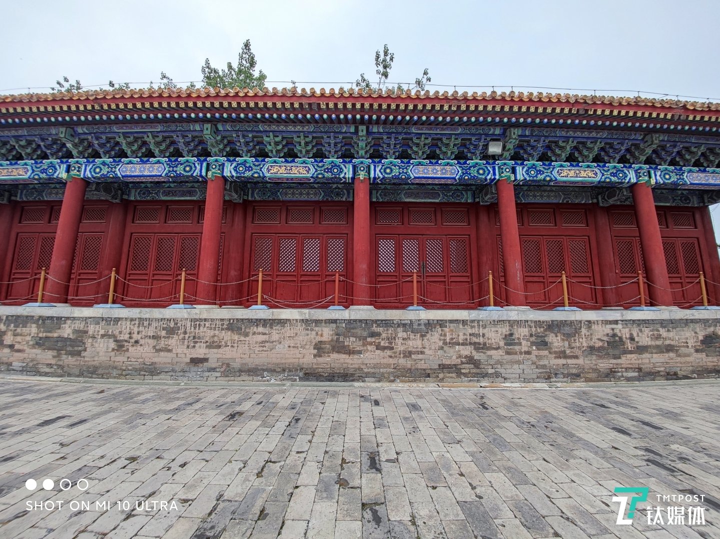 边缘的畸变问题也会出现