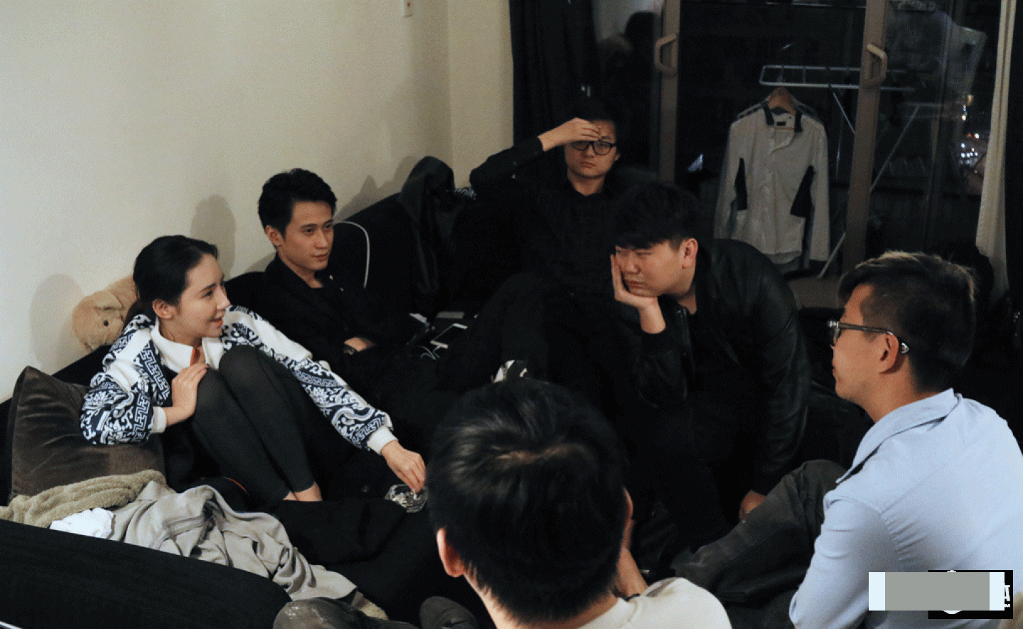 Back at her apartment, Xu shared her opinions about the conference they had earlier with her team.