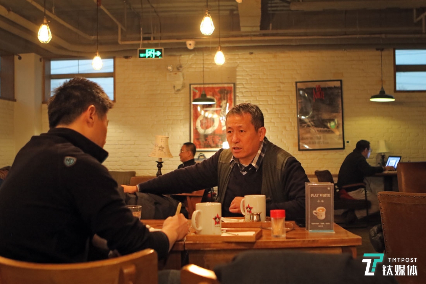 經(jīng)常會(huì)有合作伙伴或者行業(yè)內(nèi)尋求幫助的人找到曾德鈞，&ldquo;只要是真心做事的&rdquo;，他一般都不會(huì)拒絕，尤其是對(duì)一些有實(shí)際需求，比如尋找供應(yīng)商、資源的人，他都會(huì)幫助對(duì)方，&ldquo;不論是用戶(hù)或者喜歡我的人，只要是對(duì)我有所期待和需求，我都不會(huì)去拒絕。&rdquo;