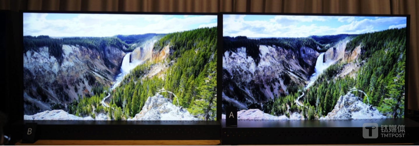 左为其他品牌8K产品，右为索尼4K OLED产品