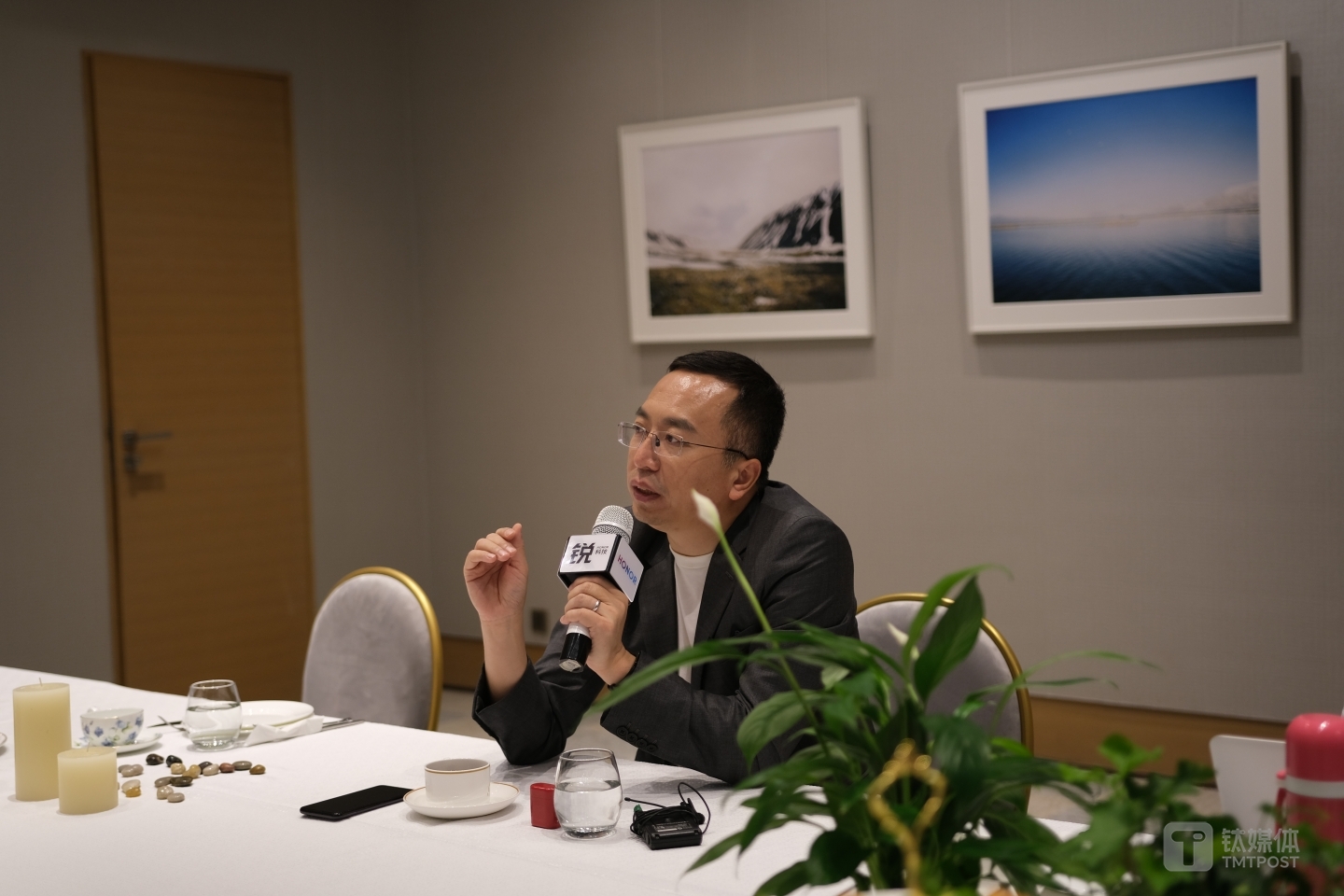 荣耀总裁赵明接受采访