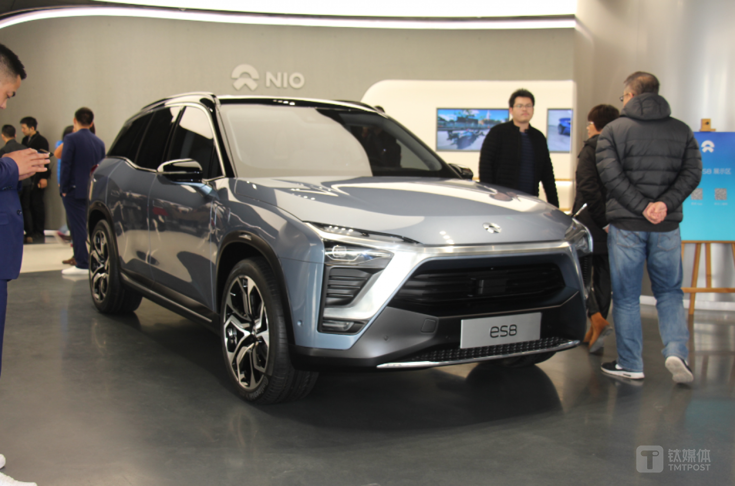 一楼区域的ES8展示