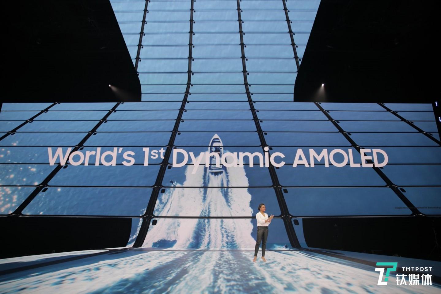 Galaxy S10 系列：顶尖 AMOLED 屏