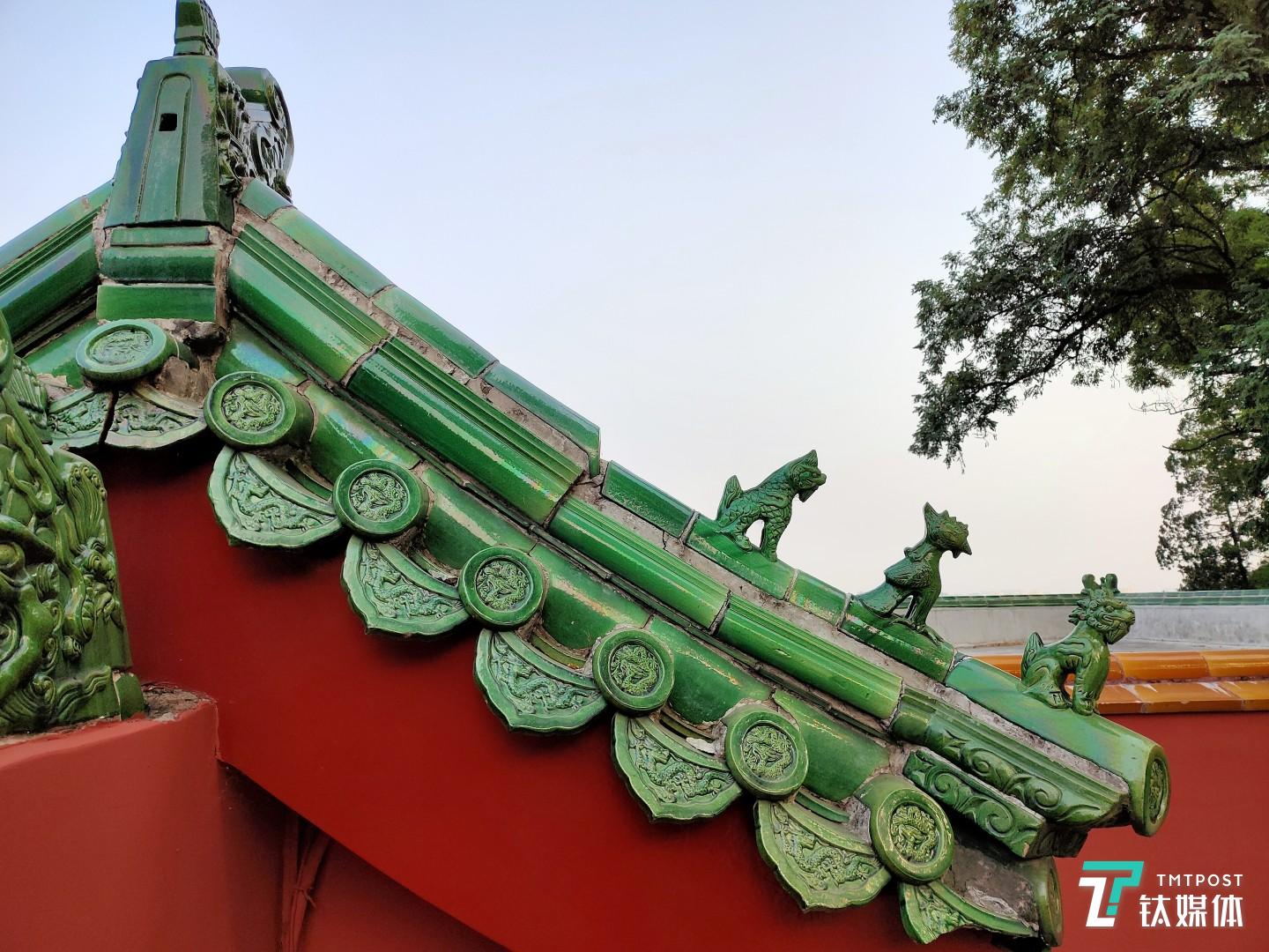 快门速度：1/100 秒 光圈：f/1.8 焦距：5.58 毫米 ISO：100