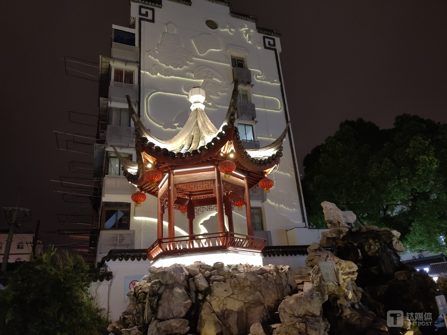 更多样张，焦距：4.74mm，光圈f/1.7，ISO：1452，快门时间：1/25