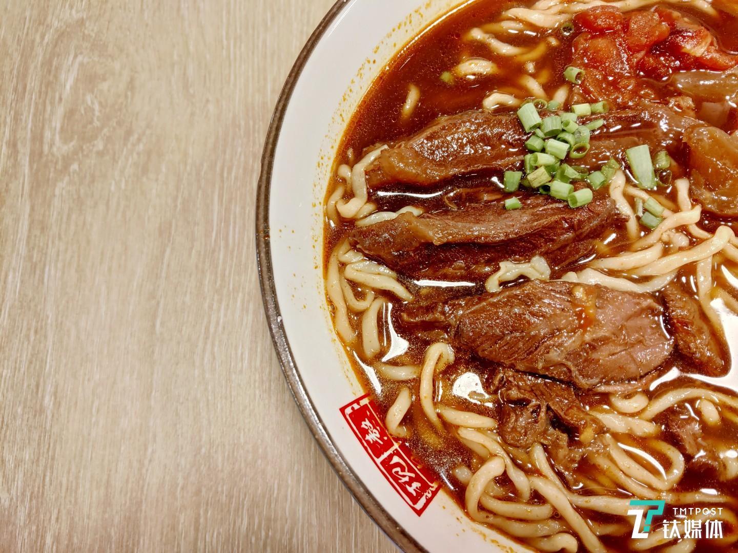 更多样张焦距:4.25mm 光圈:f/1.7 快门速度:1/s ISO: