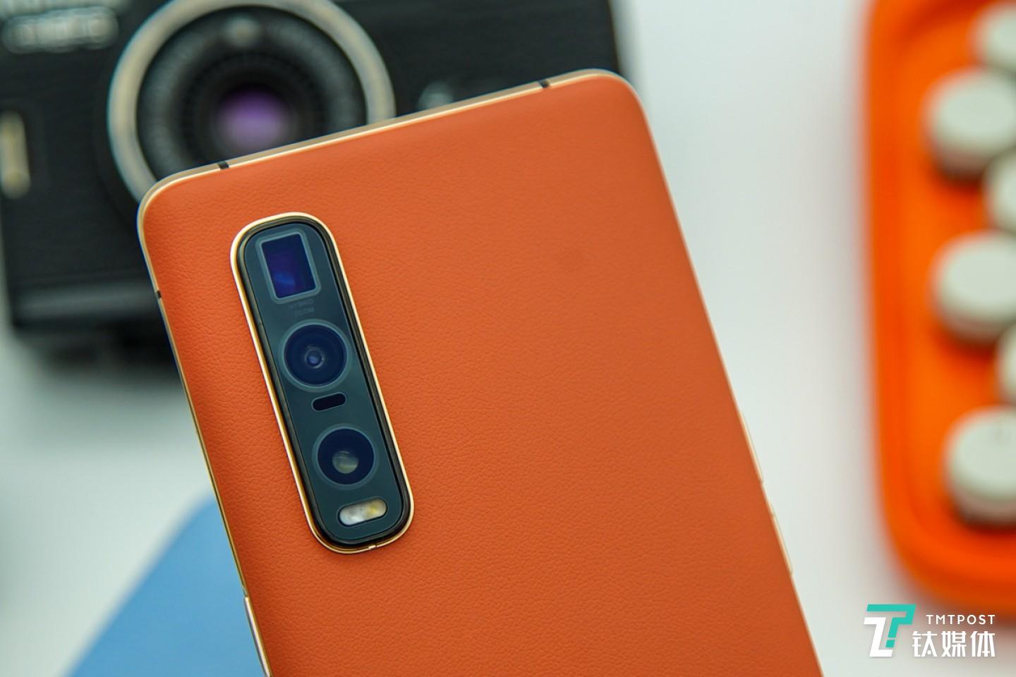 1300万像素长焦+4800万像素超广角+4800万主摄