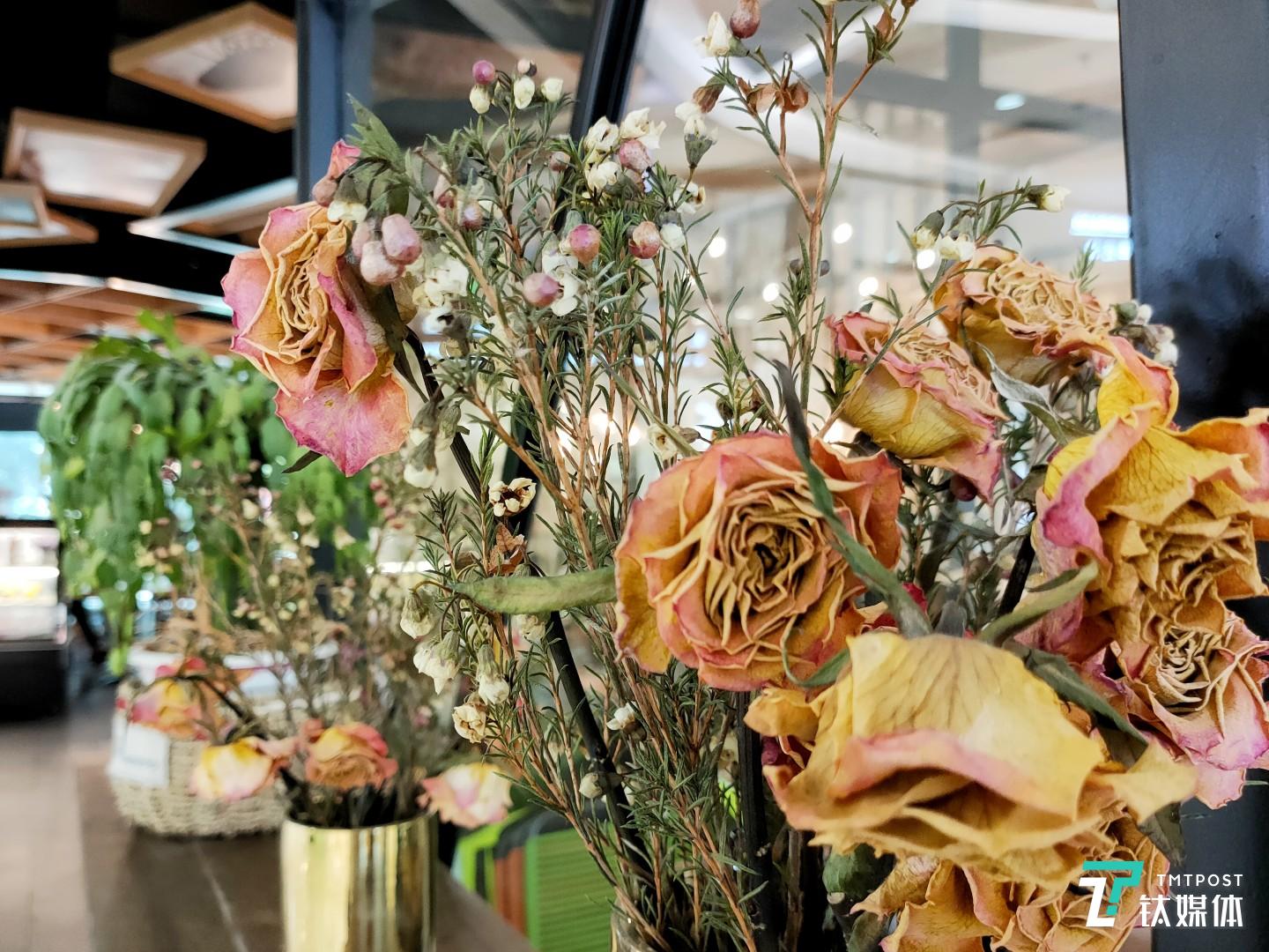 更多样张  焦距：mm 光圈：f/ 快门速度：1/s ISO: