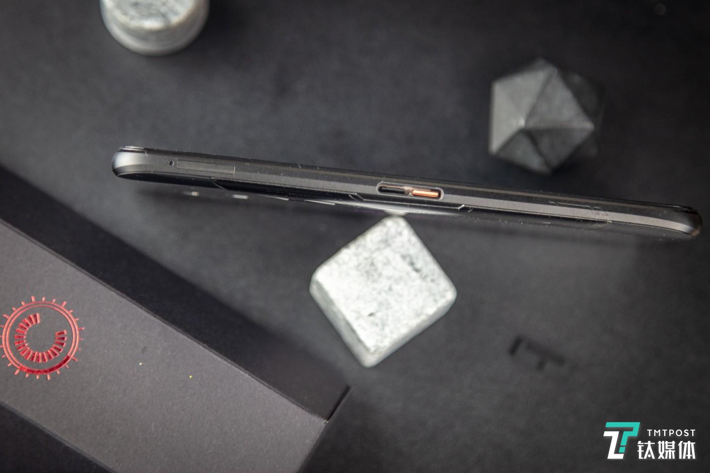 侧边定制接口&超声波Air Triggers触控传感器