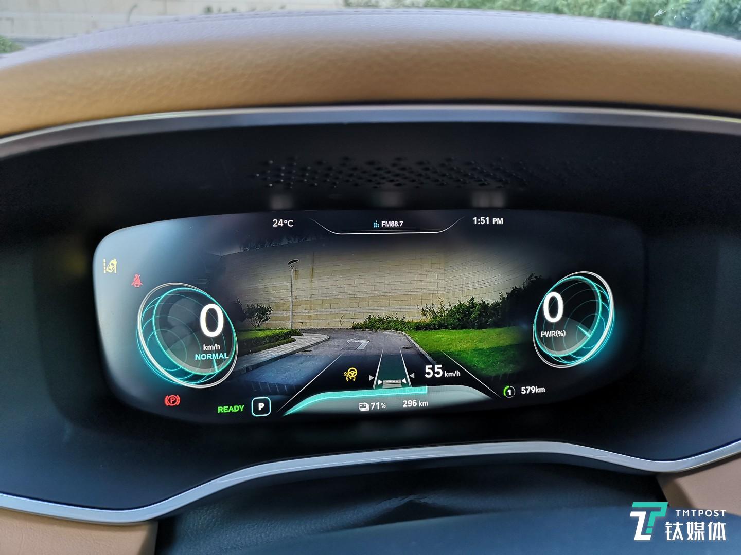 全液晶仪表盘，支持AR实景导航