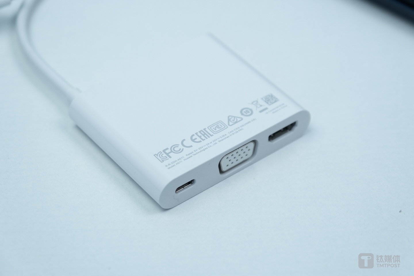 MateBook X附赠转接口