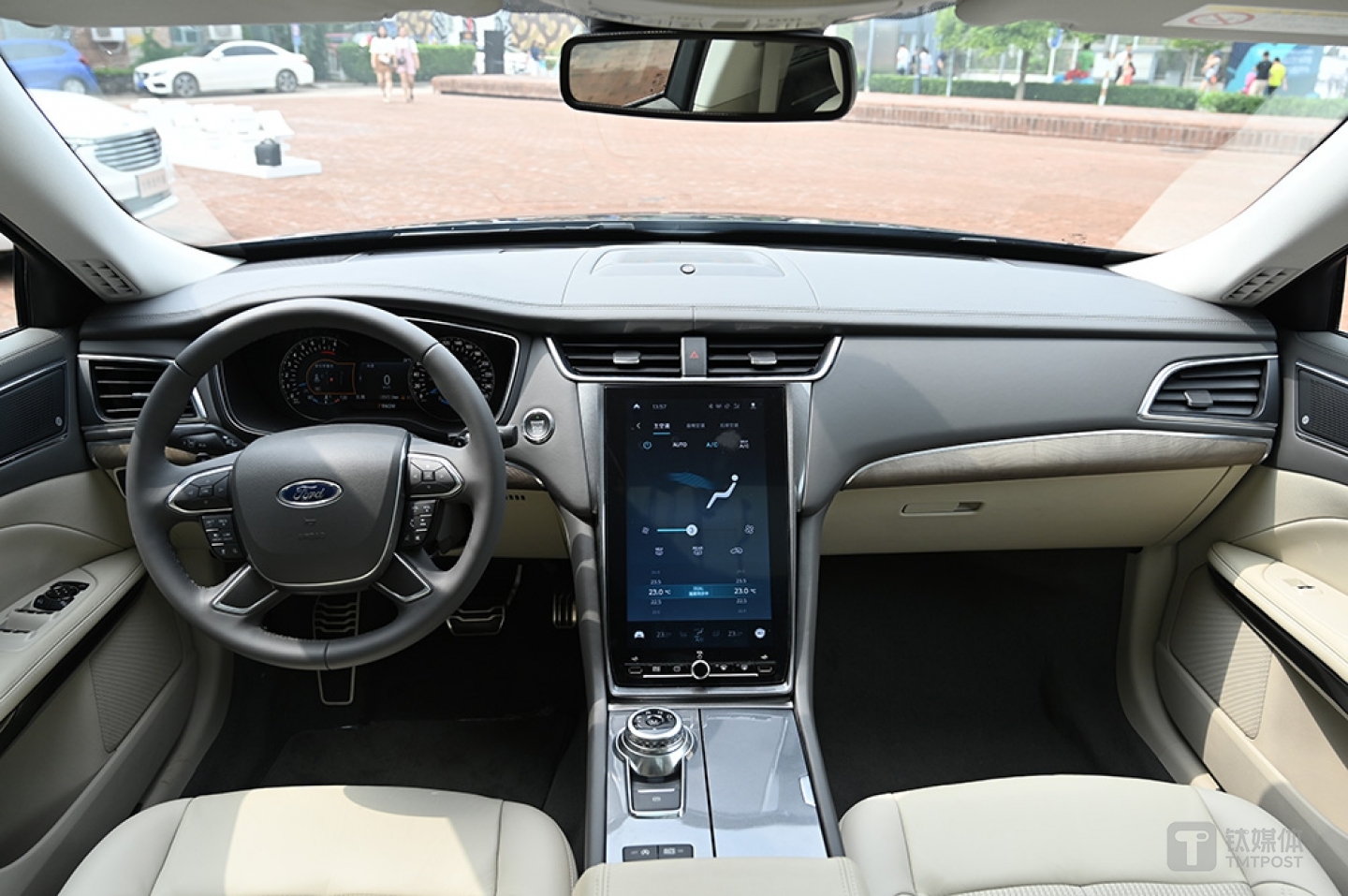 北汽绅宝智行内饰