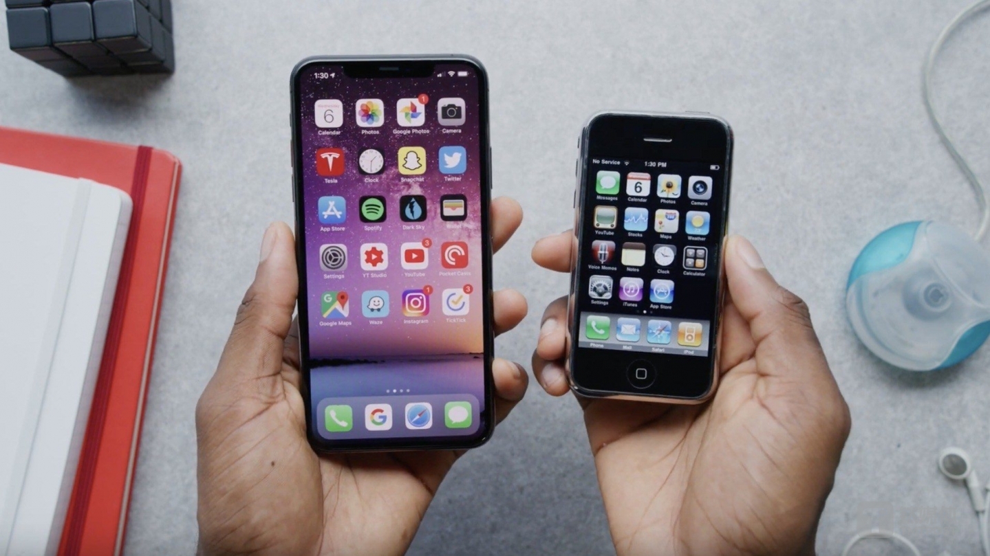 初代iPhone与新款iPhone对比