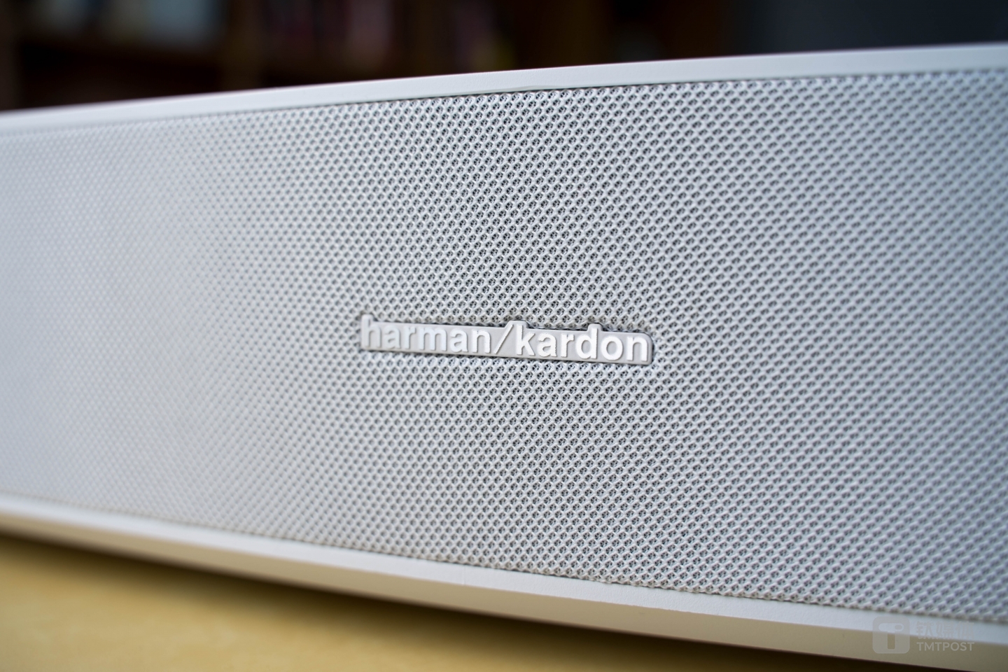 机身正面有harman/kardon的LOGO
