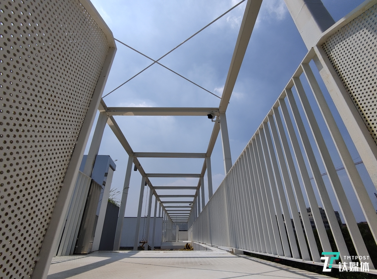 焦距：2.26mm 光圈：f/2.25 快门速度：1/1000 ISO：99