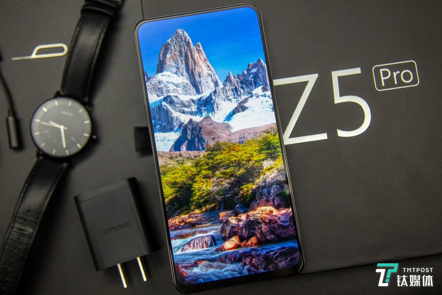 6.39英寸OLED屏幕，19.5:9屏幕比例