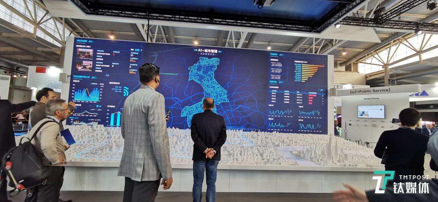 中国厂商展示的全面深入的智慧城市解决方案吸引了众多关注的目光