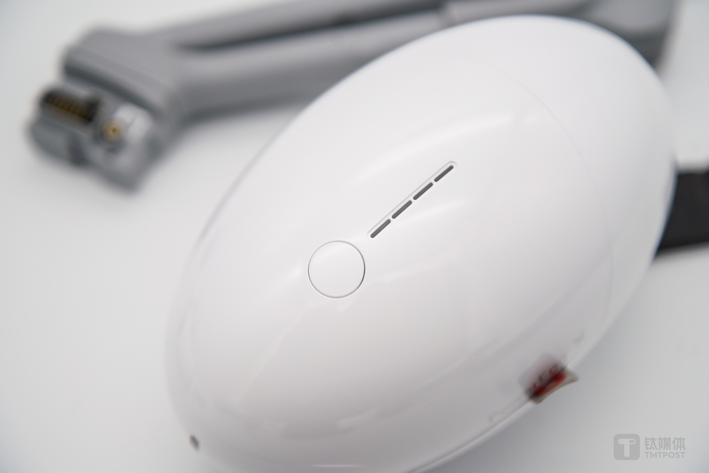 顶部开关&电量显示