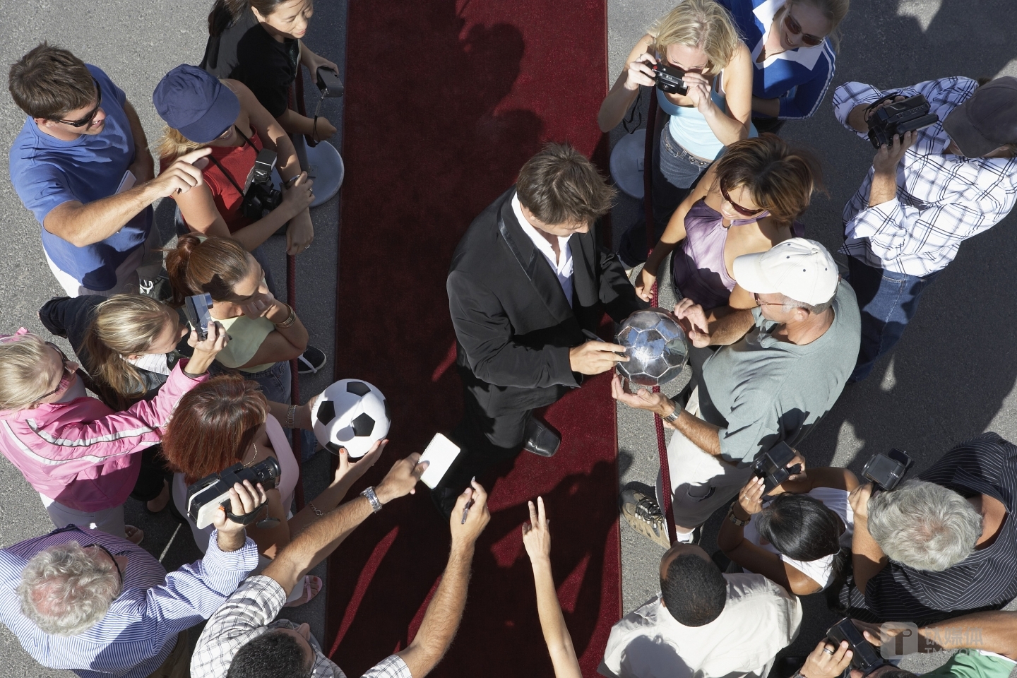 题图来自：视觉中国