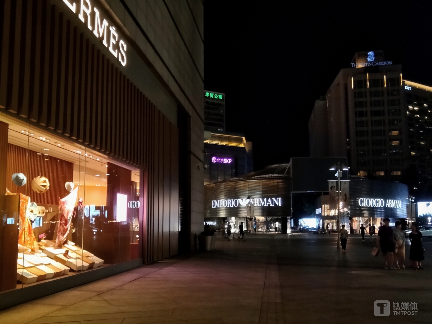 焦距：3.95mm 光圈：f/1.8 快门速度：1/s ISO: