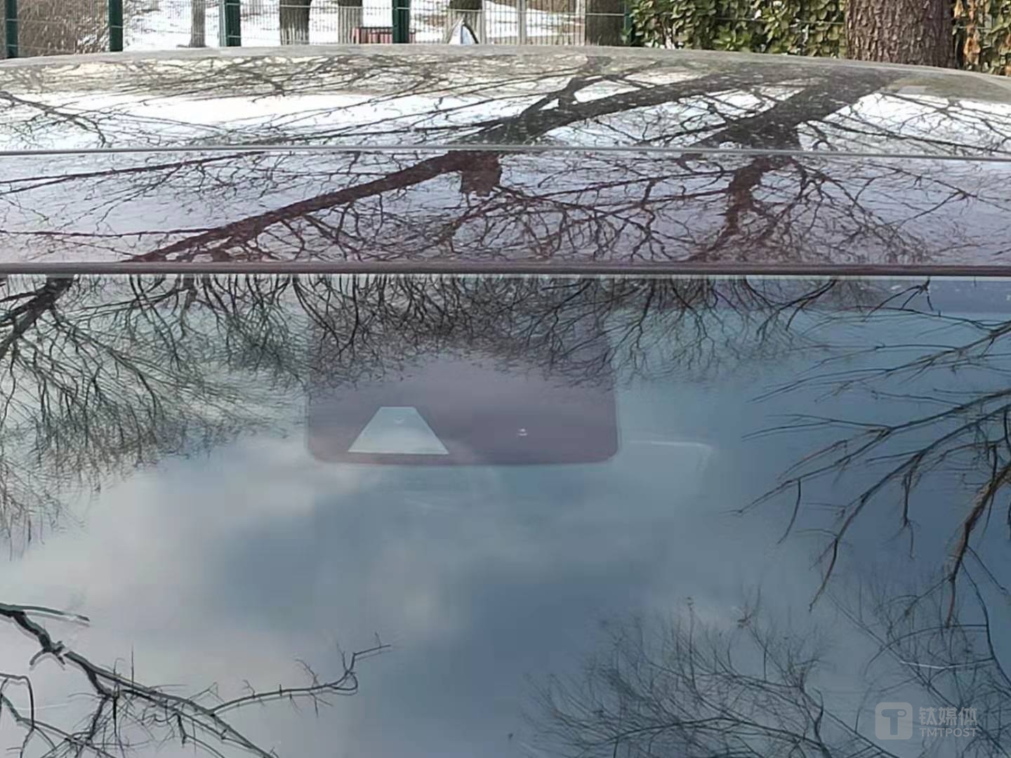 放置在前挡风后的摄像头