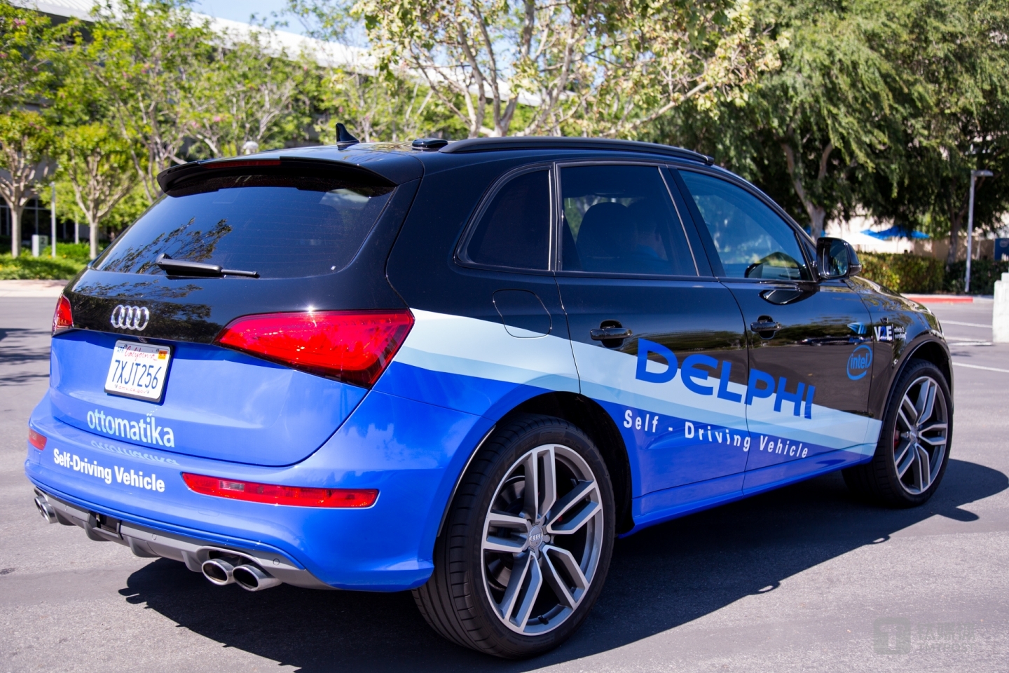 英特尔与德尔福合作的无人驾驶车