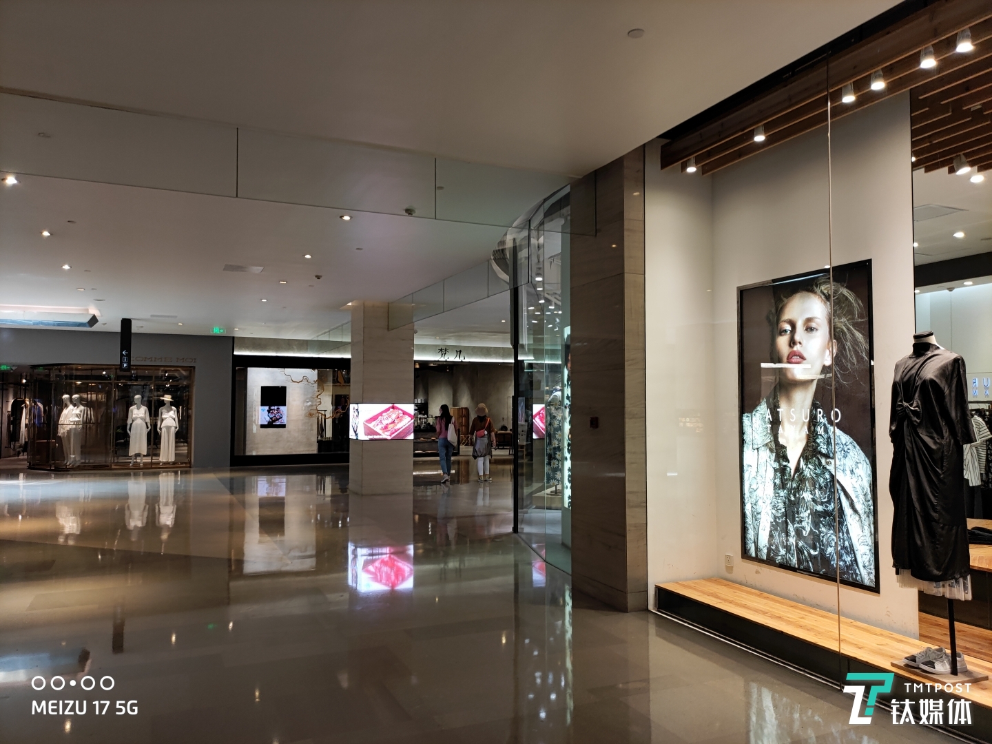 商场内灯光拍摄