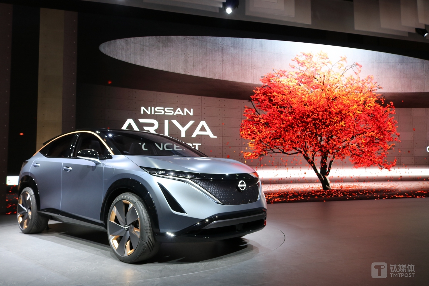 日产Ariya纯电动跨界概念车