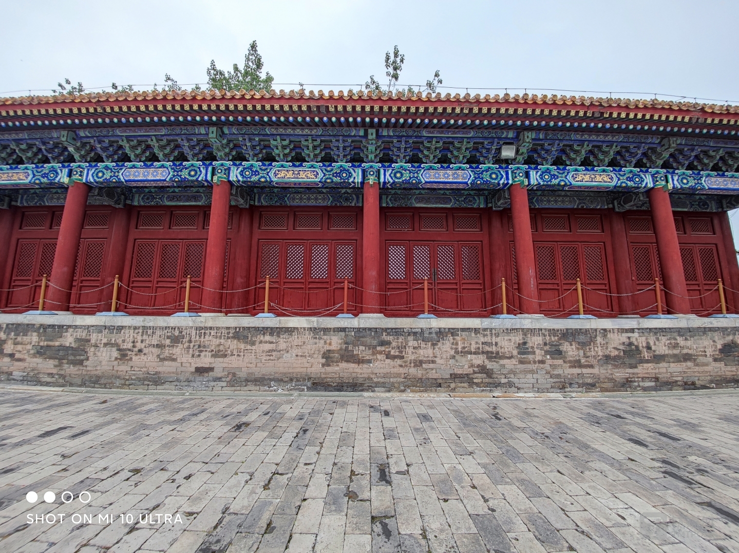 边缘的畸变问题也会出现