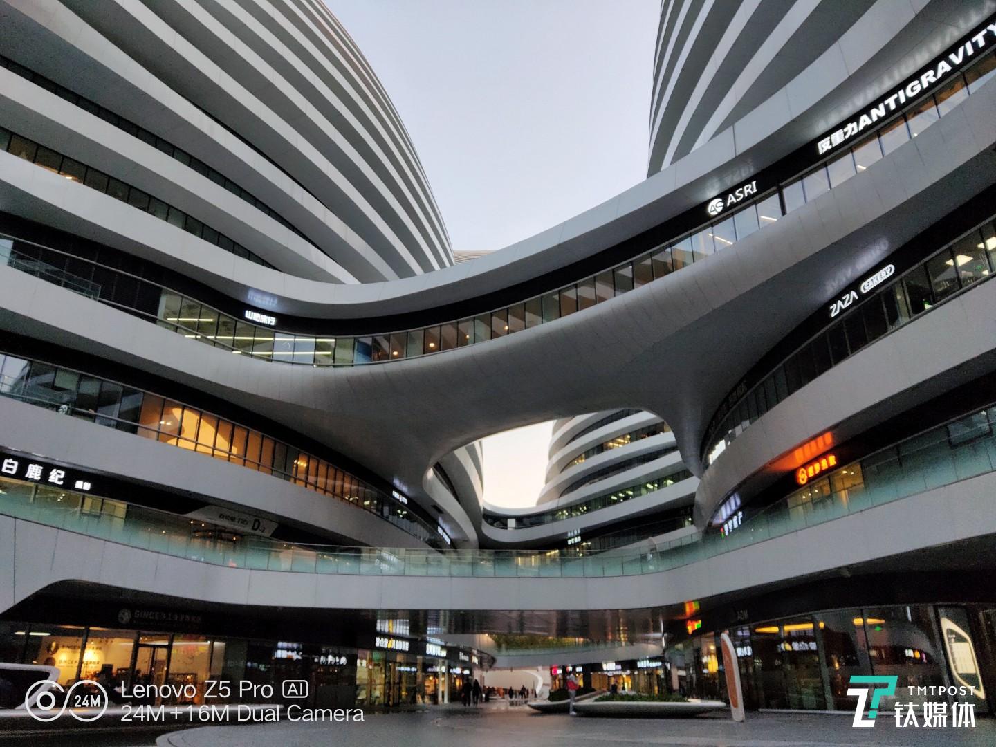 更多样张 焦距：4.28mm 光圈：f/1.8 快门速度：1/s ISO: