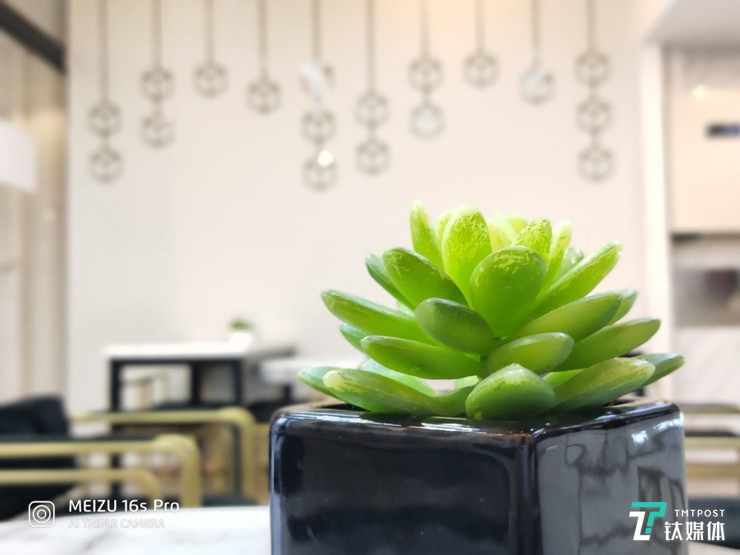 更多样张 焦距:2.24mm 光圈:f/2.2 快门速度:1/s ISO: