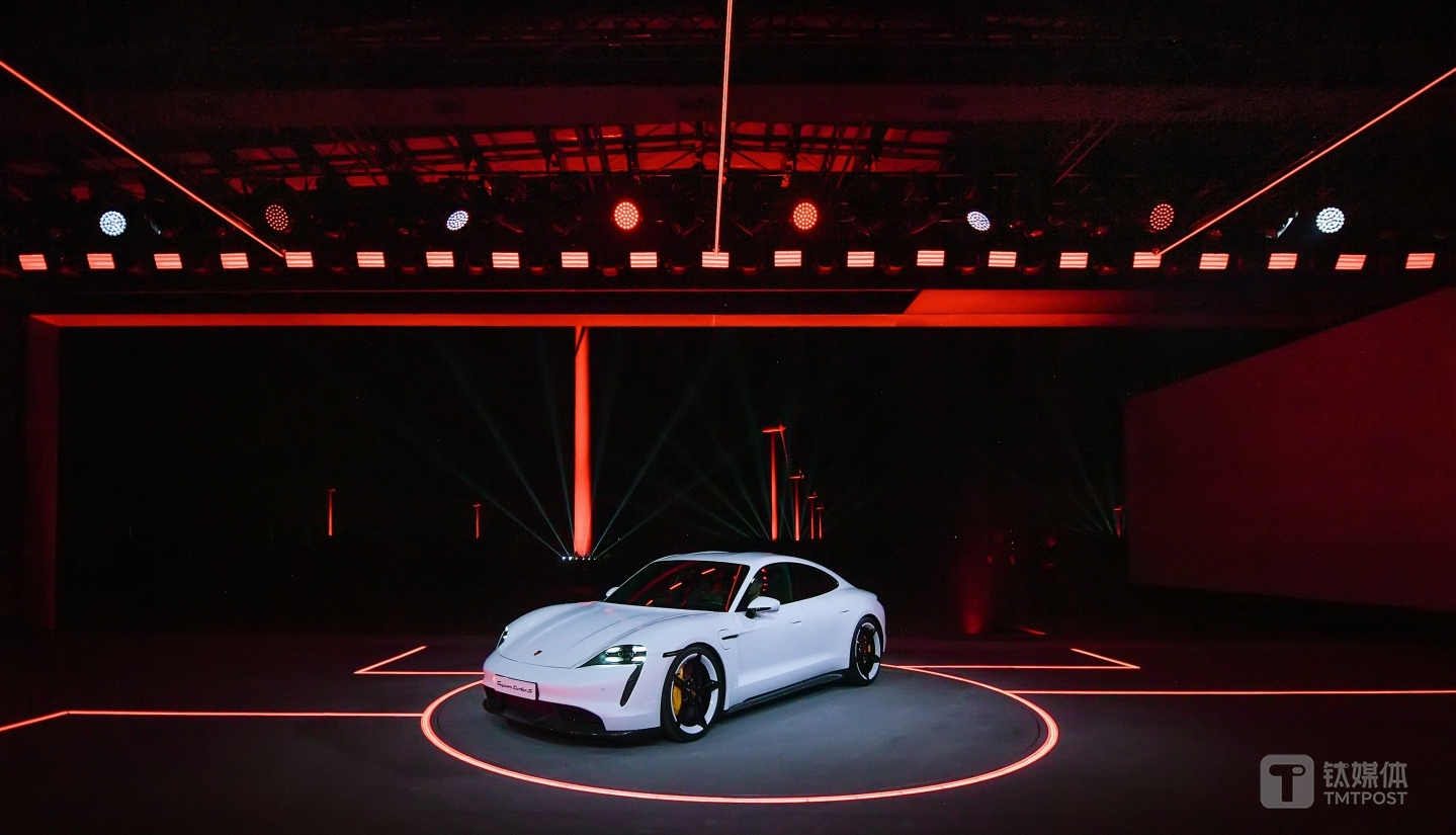 保时捷Taycan正式发布