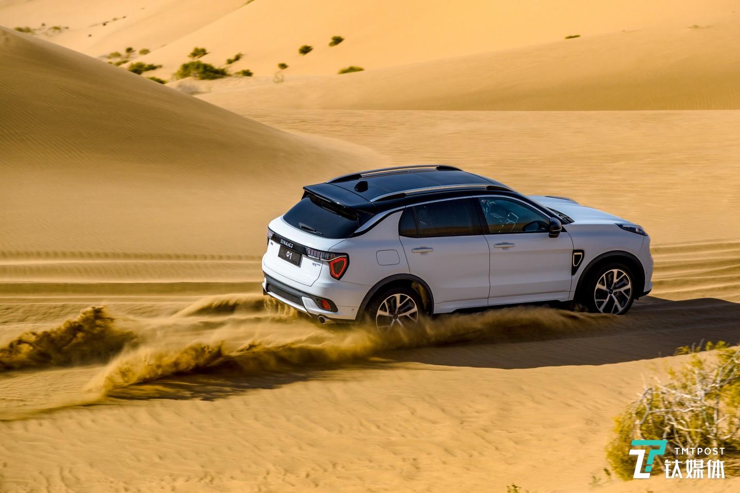 2019款领克01沙漠行驶