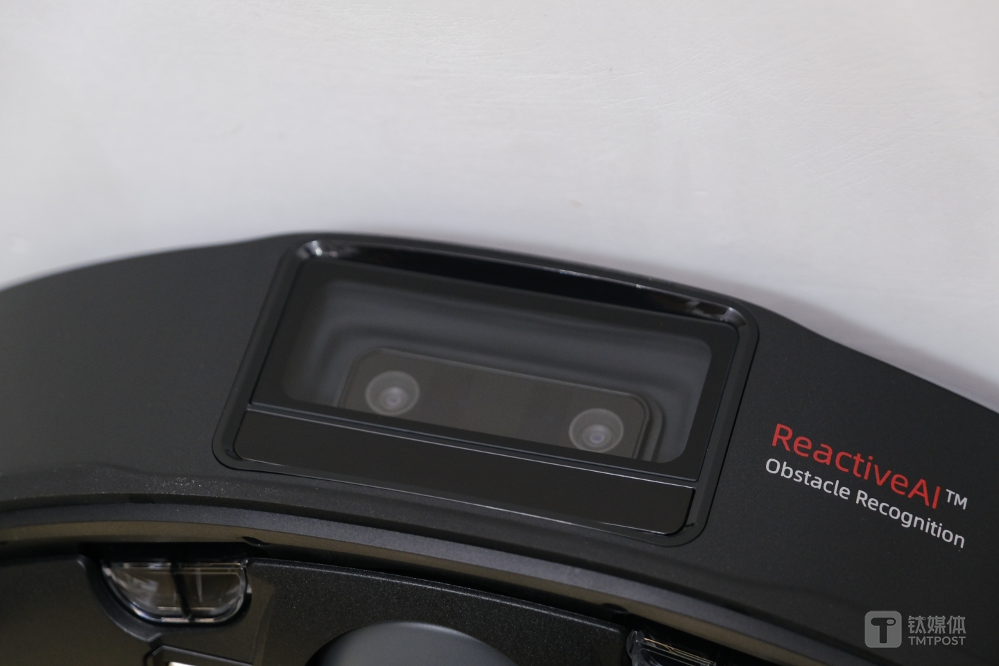 扫地机器人采用的双目摄像头