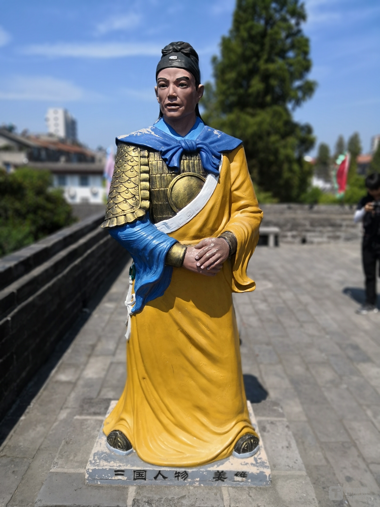 焦距：3.95、光圈1.8、曝光时间1/2375