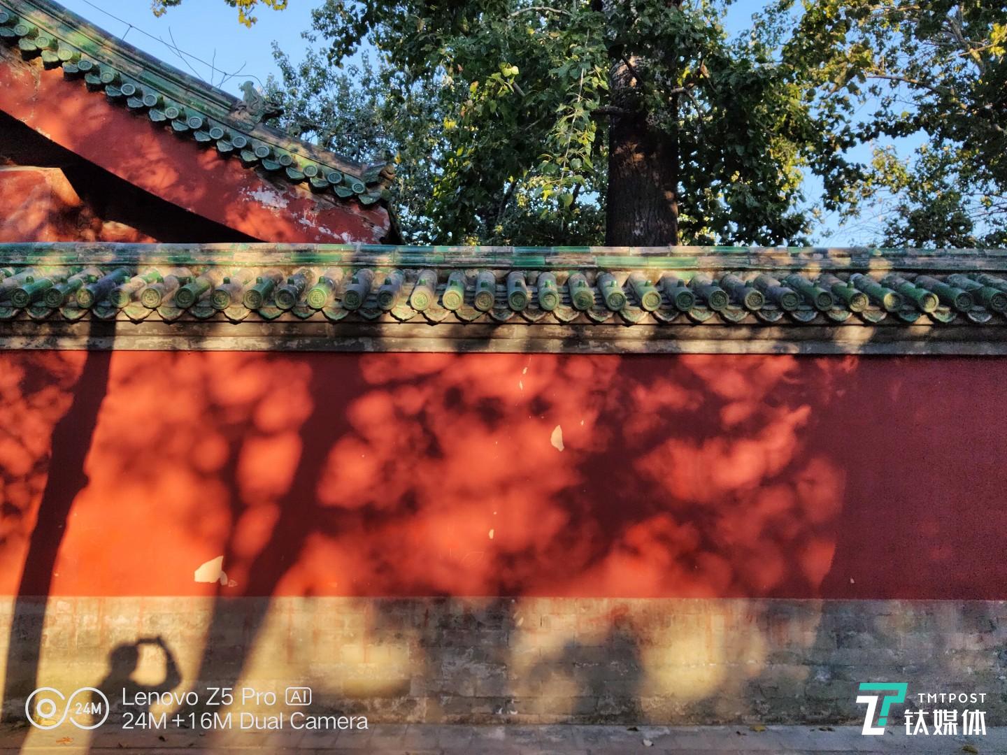 更多样张 焦距：4.28mm 光圈：f/1.8 快门速度：1/35s ISO:120