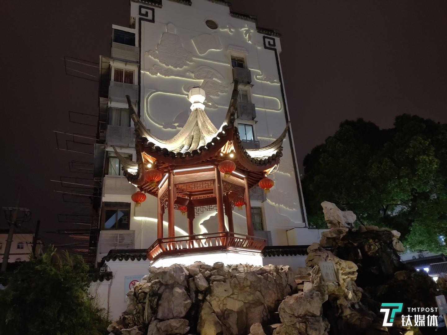 更多样张，焦距：4.74mm，光圈f/1.7，ISO：1452，快门时间：1/25