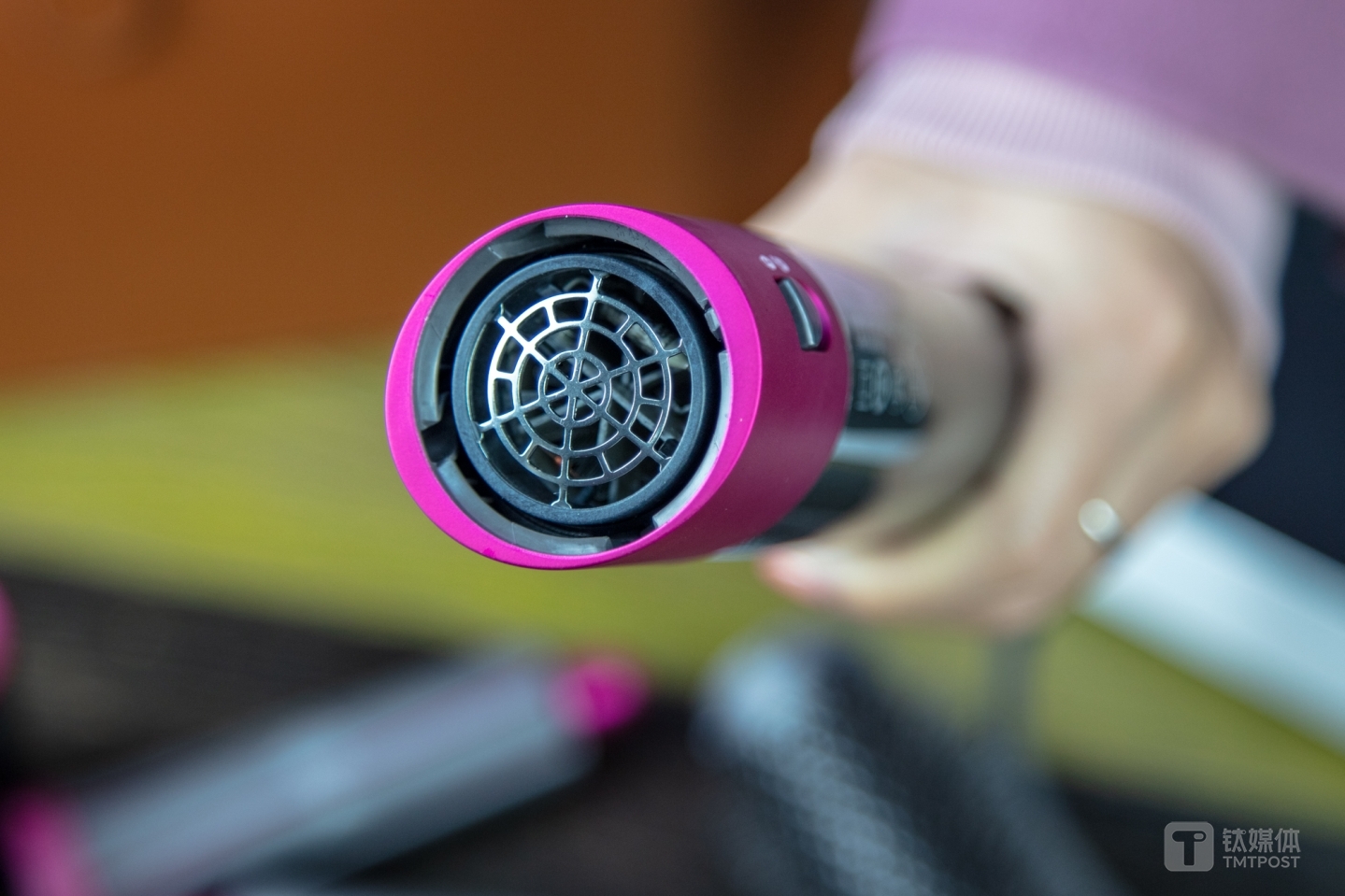 机身安装梳头的卡口