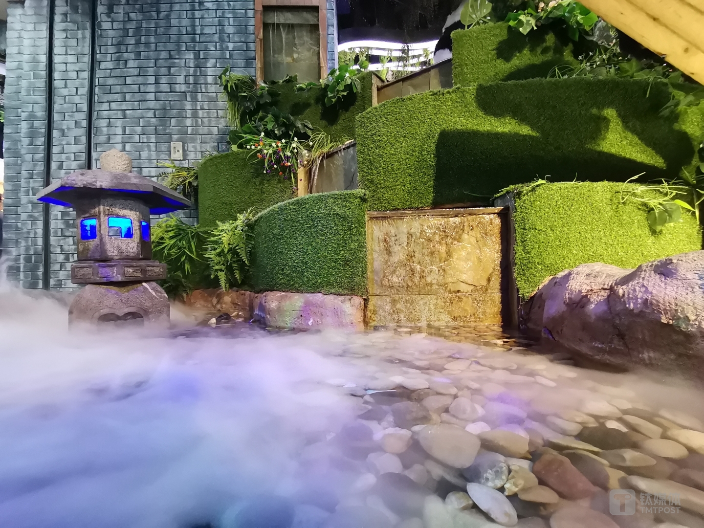 焦距：1.78 mm 光圈：f/2.4 快门：1/25s ISO：500