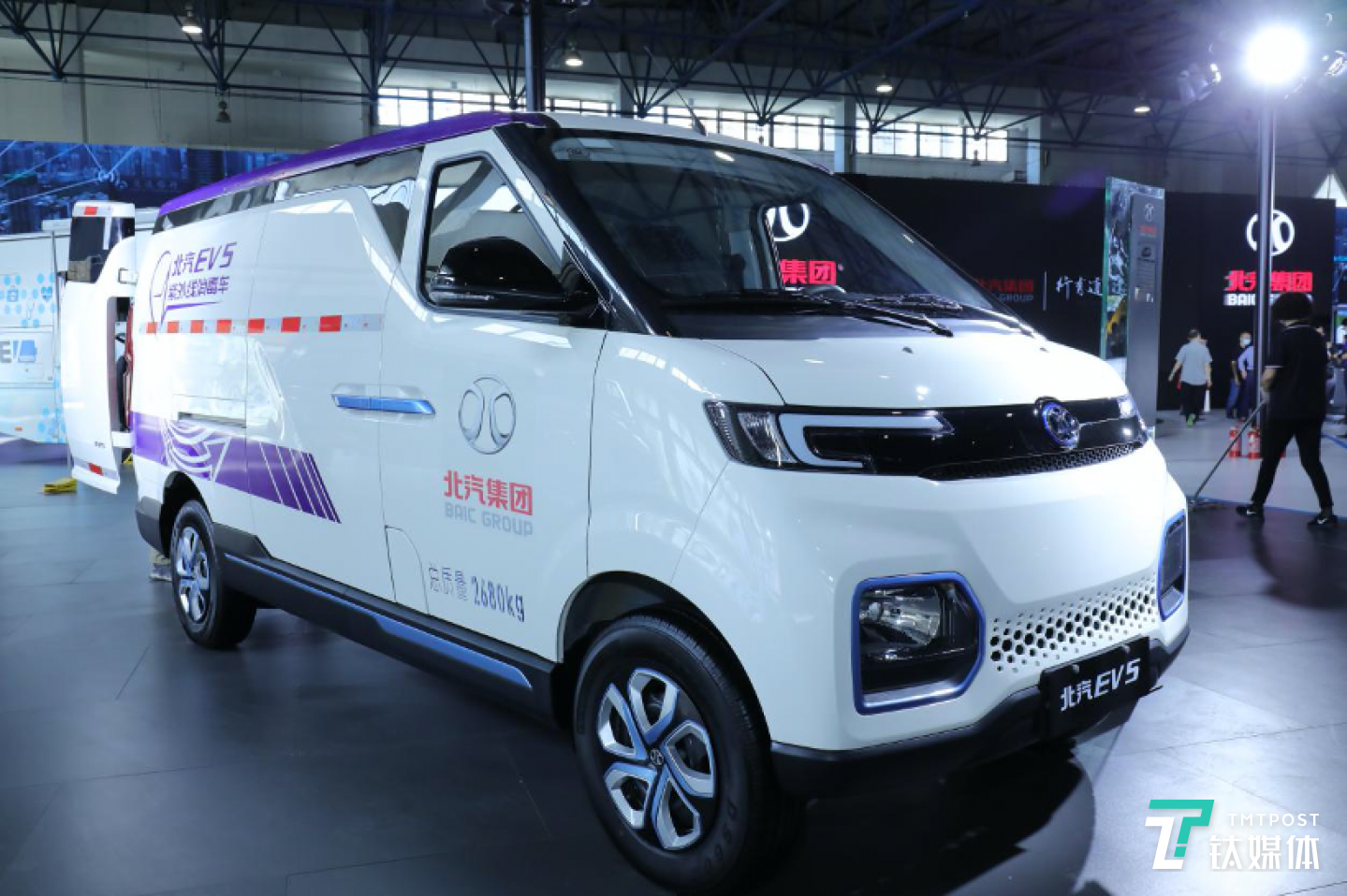 北汽EV5紫外线消毒车