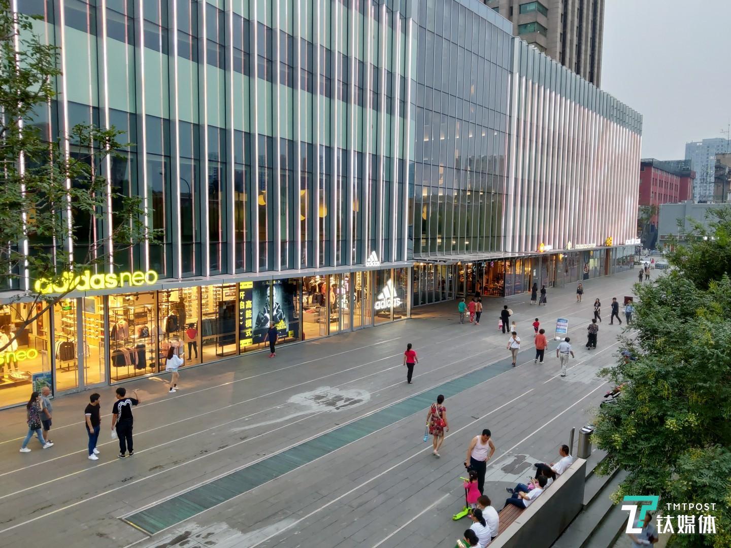 焦距:4.25mm 光圈:f/1.7 快门速度:1/s ISO: