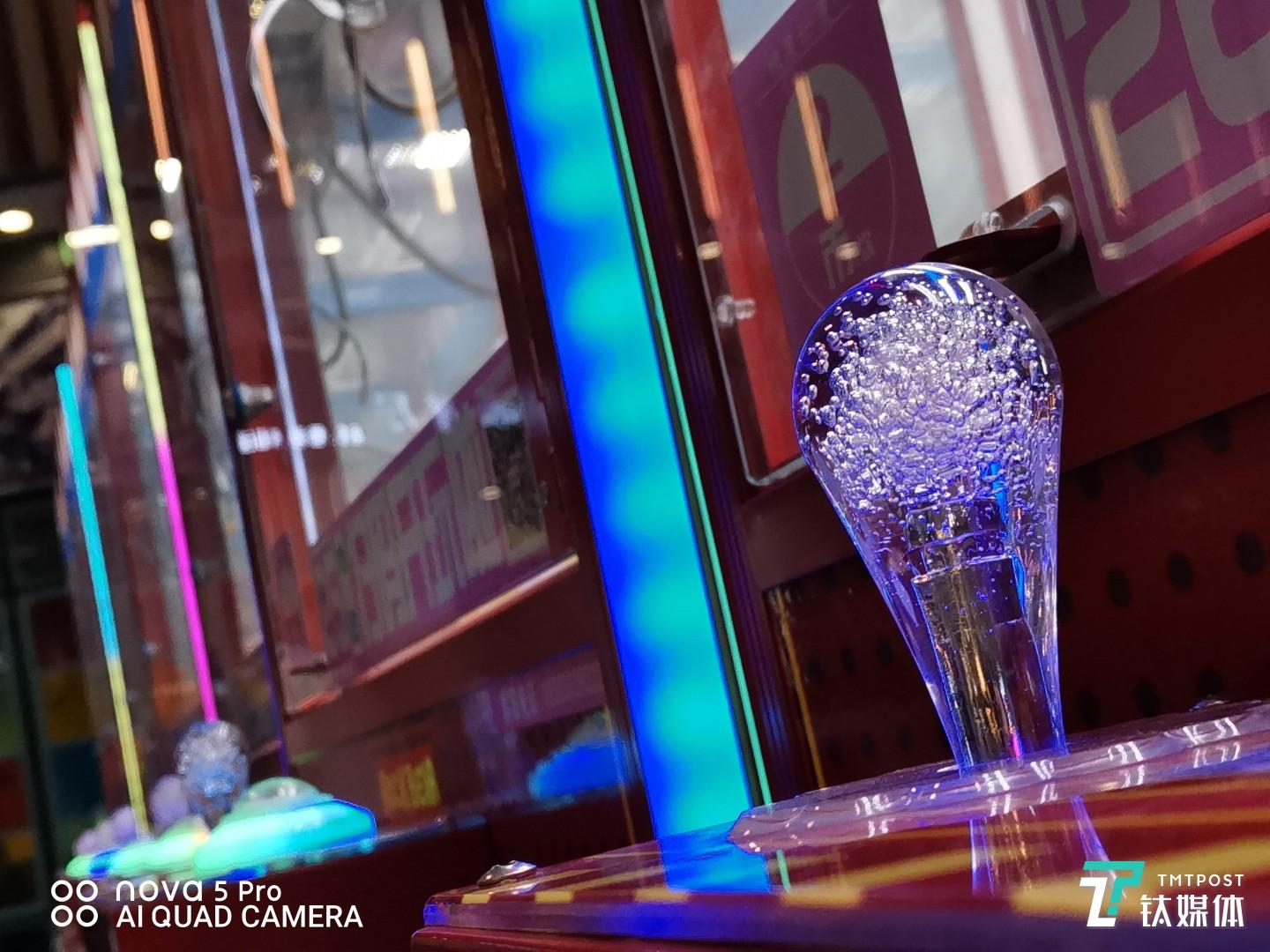 更多样张 焦距:mm(等效35mm焦距) 光圈:f/2.2 快门速度:1/s ISO: