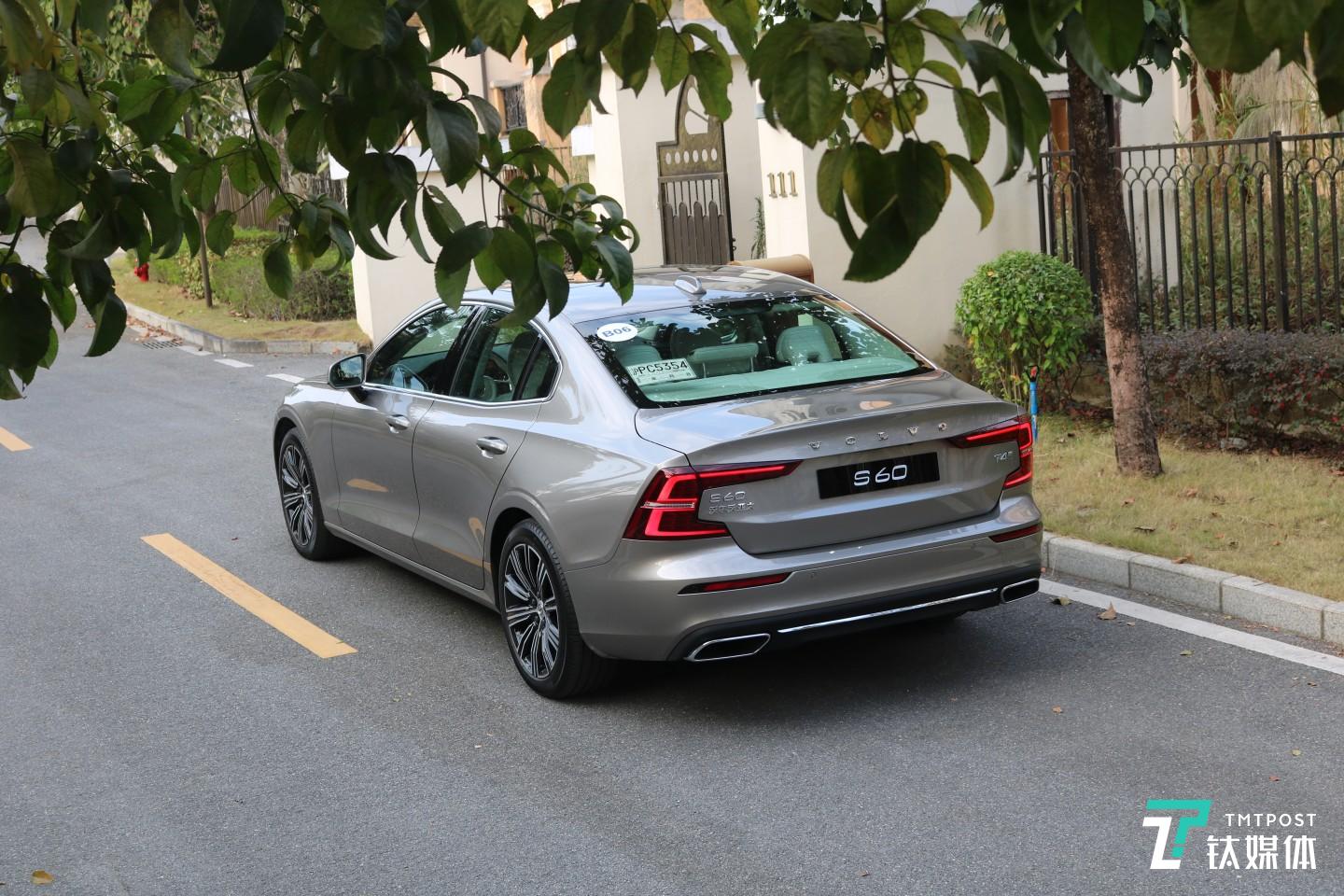 沃尔沃亚太S60车尾采用维京战斧式尾灯组