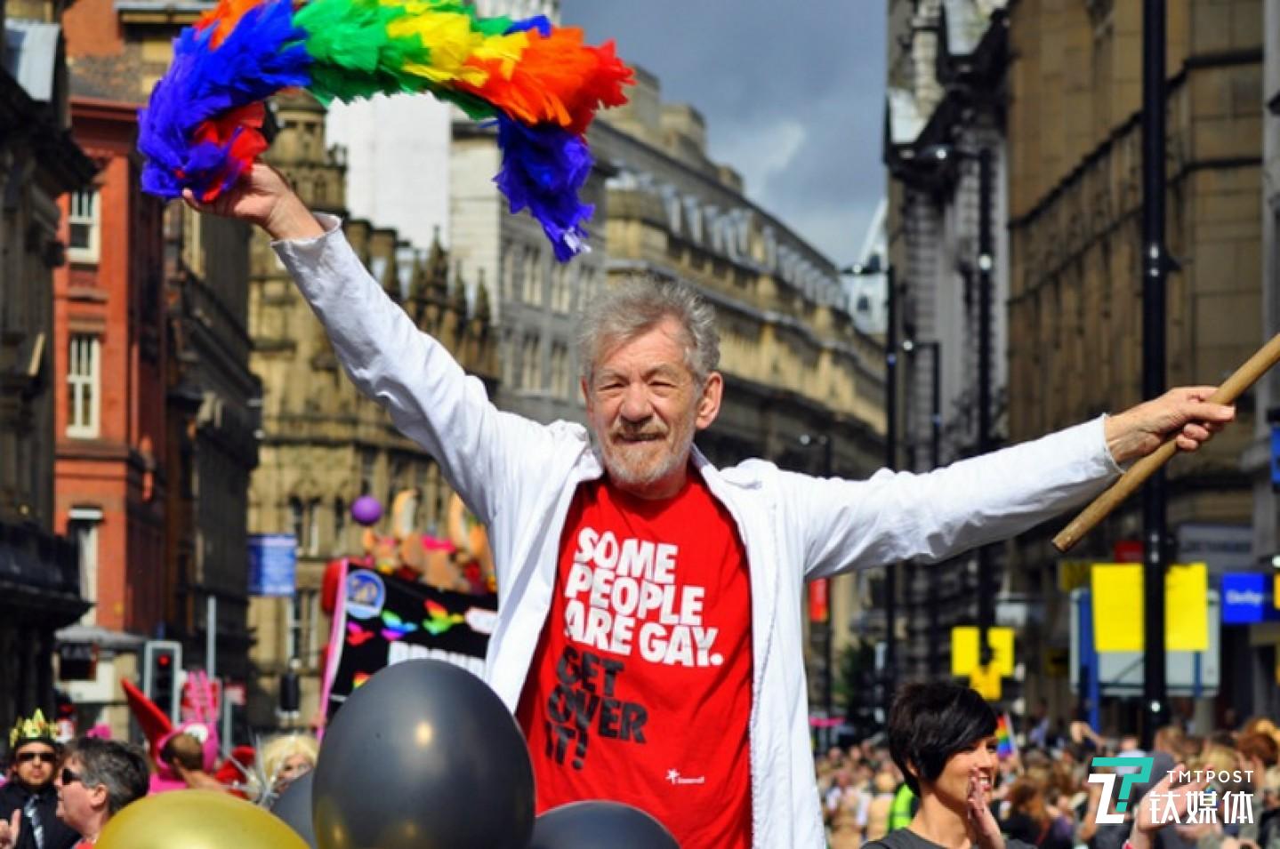 伊恩&middot;麦凯伦爵士在英国曼彻斯特的同性恋Manchester Pride