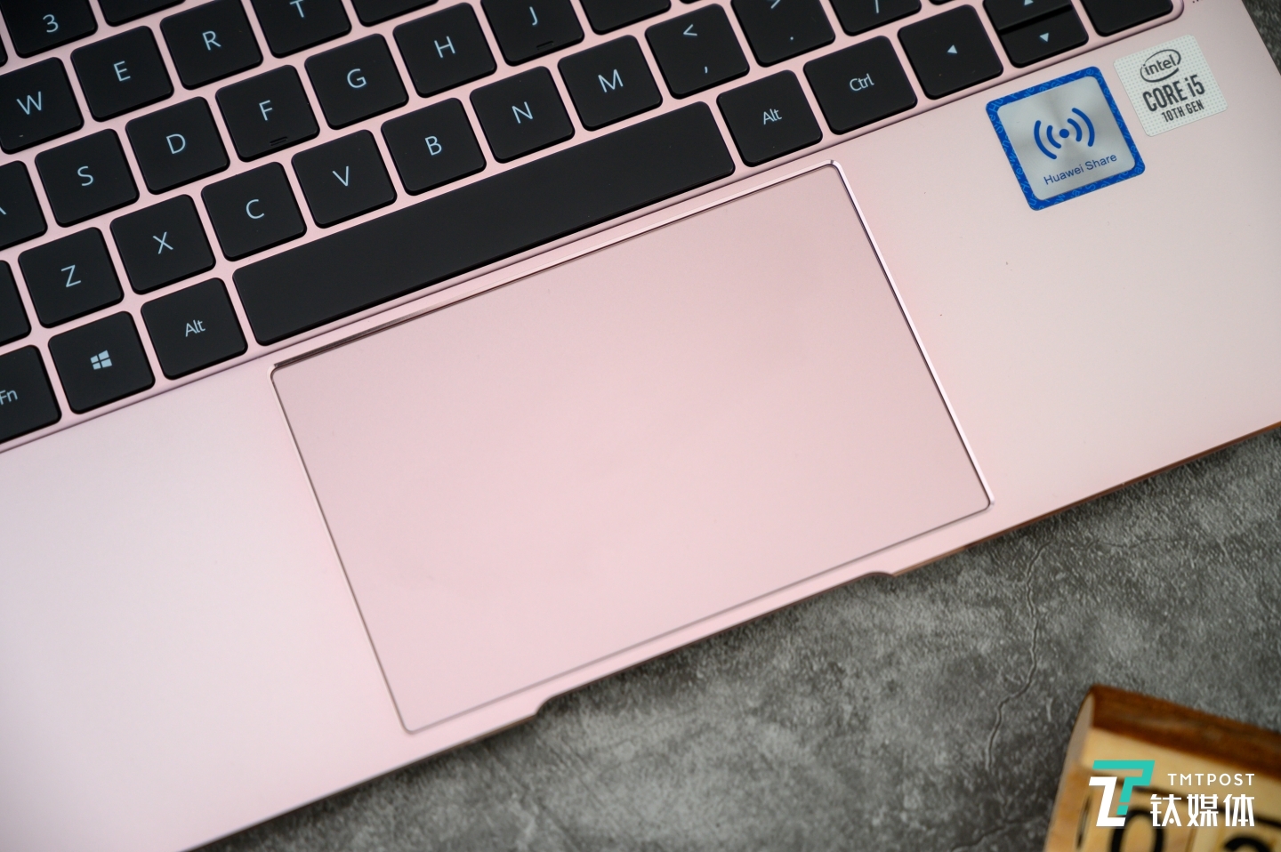 右上角有酷睿十代i5标识